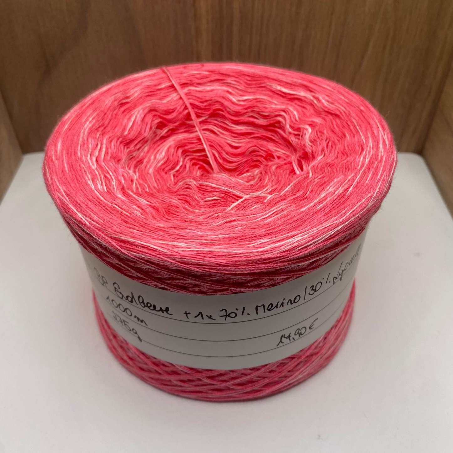 BP erdbeere uni + 1 Faden 70% Schurwolle Merino - 30% Lyocell 4-fädig